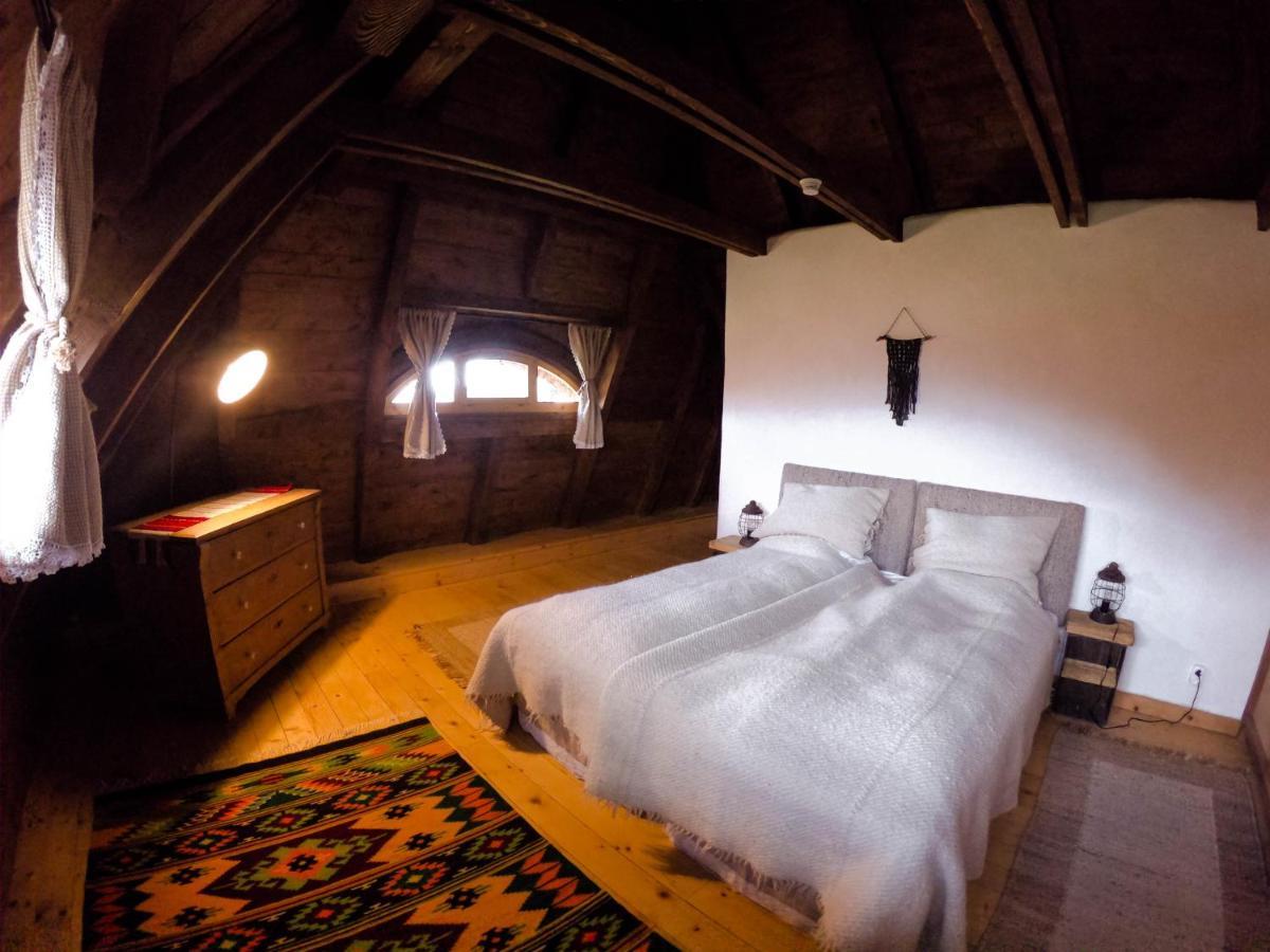 Raven'S Nest - The Hidden Village, Transylvania - Romania Sub Piatra Esterno foto