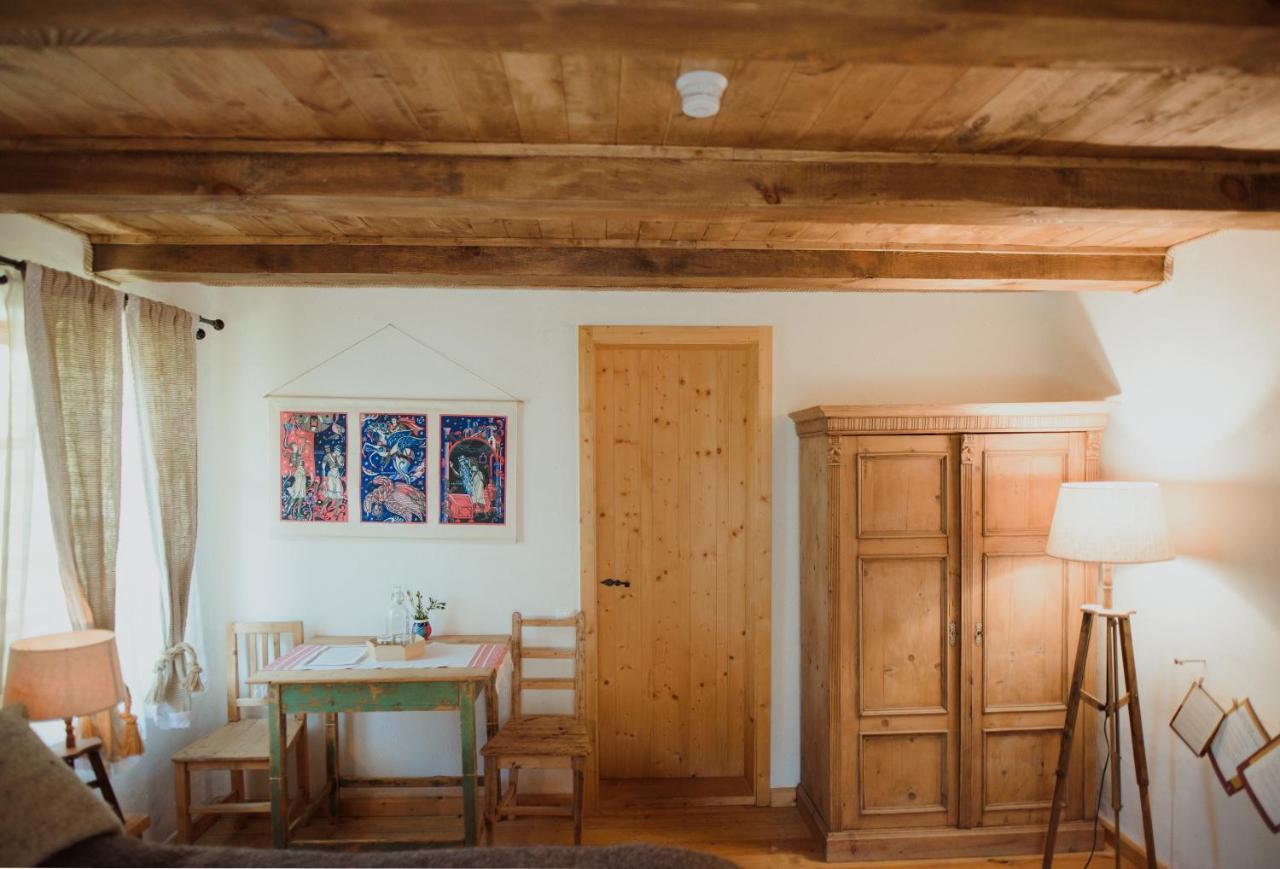 Raven'S Nest - The Hidden Village, Transylvania - Romania Sub Piatra Esterno foto