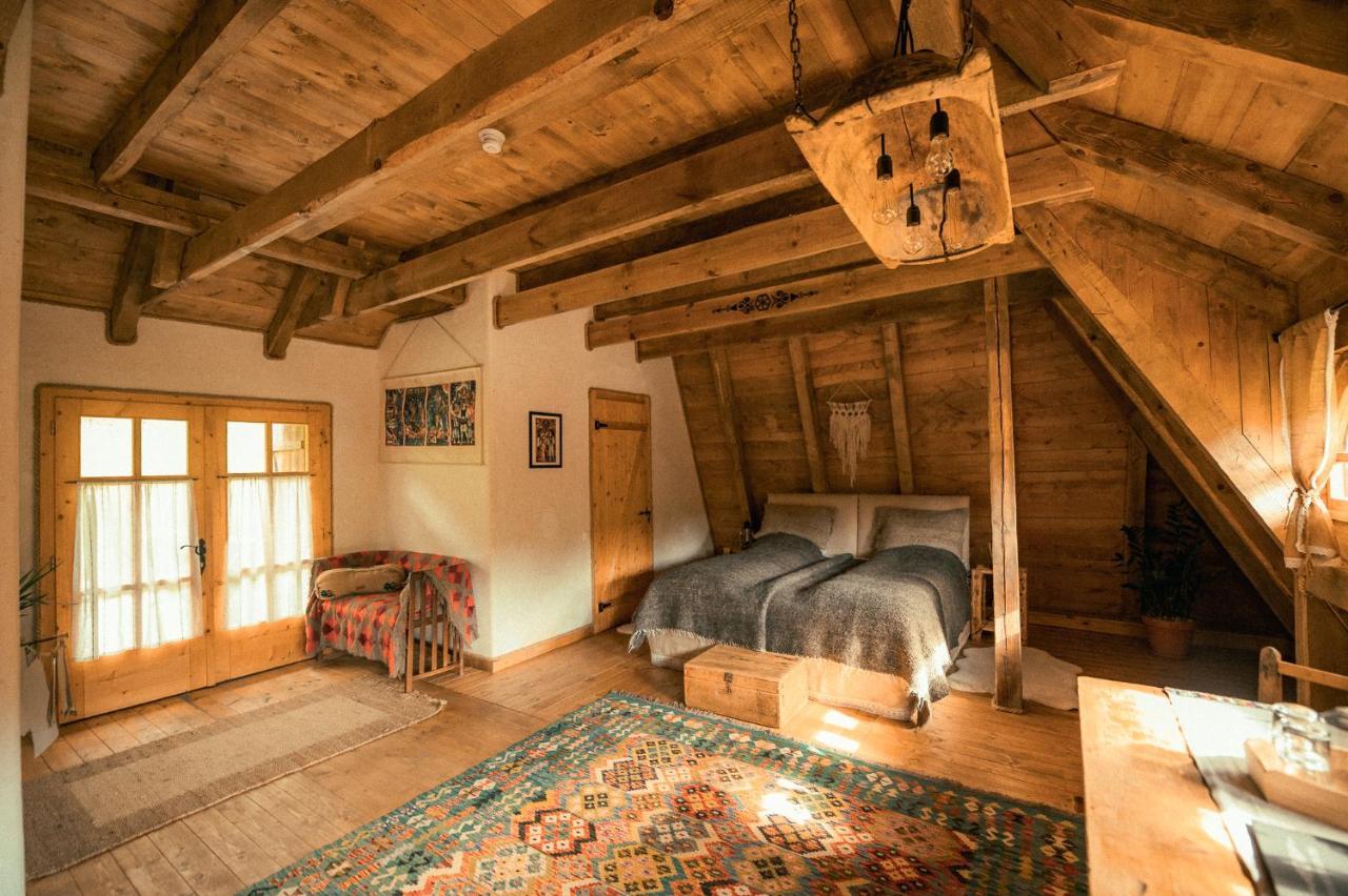 Raven'S Nest - The Hidden Village, Transylvania - Romania Sub Piatra Esterno foto
